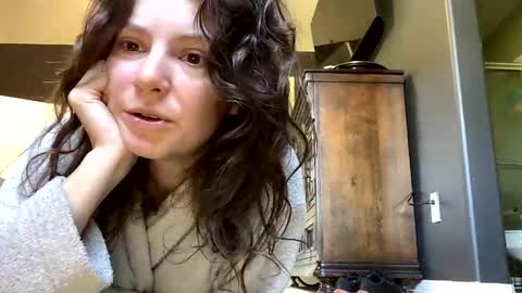 jlynn1997 online show from March 18, 2026, 2:20 pm