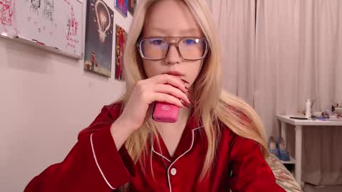 joan_kiss online show from September 30, 2025, 7:30 pm