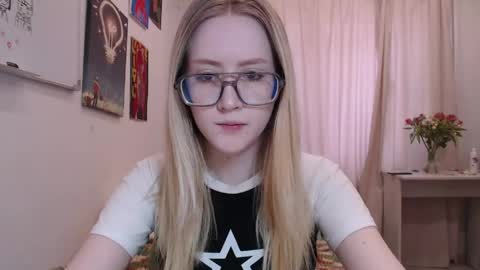 joan_kiss online show from April 23, 2026, 12:29 pm