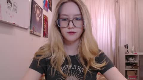 joan_kiss online show from June 1, 2026, 6:37 am