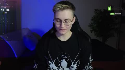 J online show from December 5, 2025, 7:10 pm