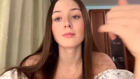 Adel online show from November 25, 2025, 2:06 pm