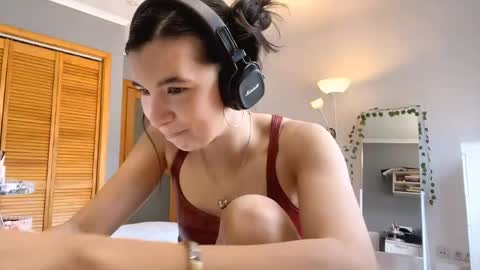 joanaphippin online show from April 19, 2026, 5:51 am