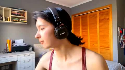 joanaphippin online show from April 24, 2026, 7:44 am
