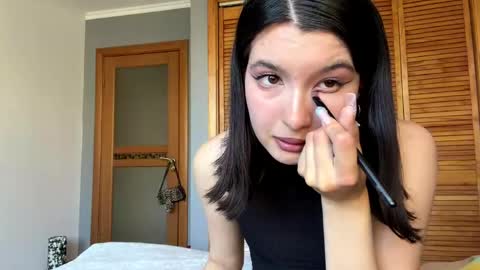 joanaphippin online show from May 21, 2026, 7:37 am
