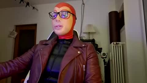 Snapshot of joanesxfree chatting on November 13, 2025, 9:36 pm The sweetest toy online show from November 13, 2025, 9:36 pm