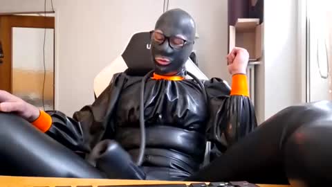 Snapshot of joanesxfree chatting on January 11, 2026, 2:22 pm The sweetest toy online show from January 11, 2026, 2:22 pm