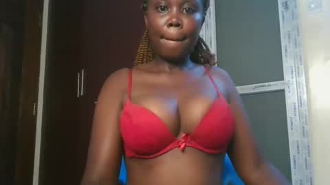 Snapshot of joankein_255 chatting on November 30, 2025, 6:45 pm varl online show from November 30, 2025, 6:45 pm