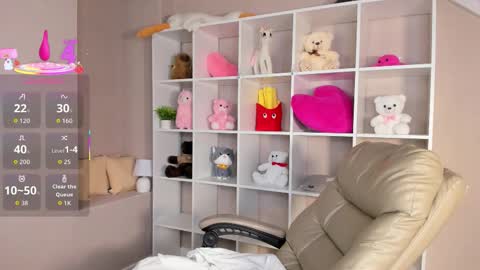 joann_shermann online show from October 9, 2025, 1:25 am