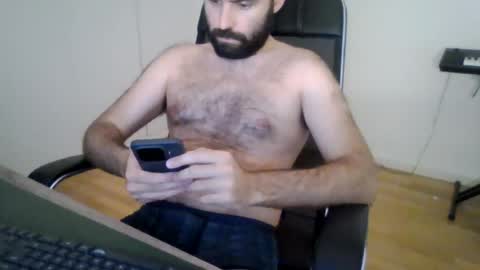joaodias_18 online show from July 2, 2026, 4:57 pm