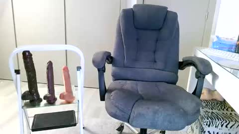 Jockstrap3x online show from December 17, 2025, 1:06 pm