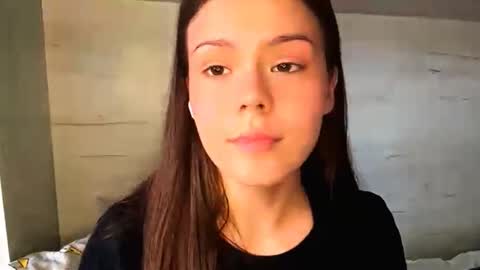 Mila online show from March 22, 2026, 10:18 am