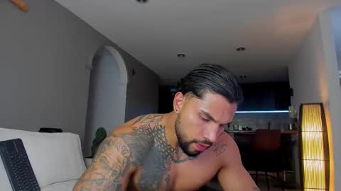 joe_esthetic online show from December 3, 2025, 1:57 am