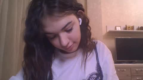 Jennifer online show from November 19, 2025, 5:46 pm