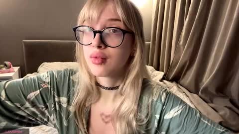 Snapshot of joellavaranda chatting on November 5, 2025, 3:45 pm Amaya online show from November 5, 2025, 3:45 pm