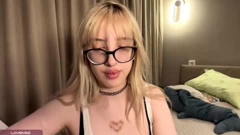 Snapshot of joellavaranda chatting on November 19, 2025, 4:07 pm Amaya online show from November 19, 2025, 4:07 pm