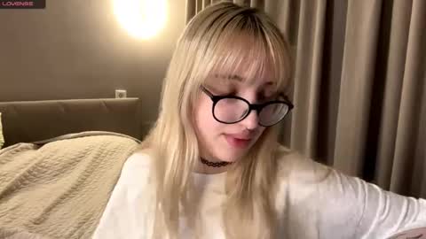 Snapshot of joellavaranda chatting on November 20, 2025, 3:23 pm Amaya online show from November 20, 2025, 3:23 pm