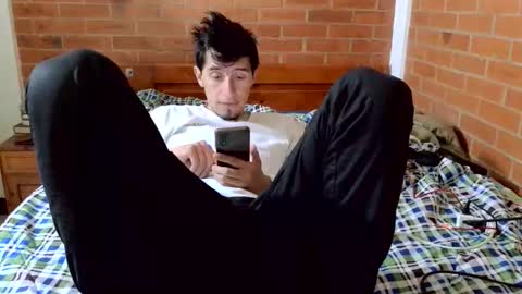 johan70nsexy online show from April 12, 2026, 2:33 pm