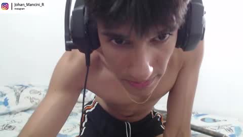 Snapshot of johan_mancini_r chatting on January 10, 2025, 8:15 pm johan_mancini_r online show from January 10, 2025, 8:15 pm