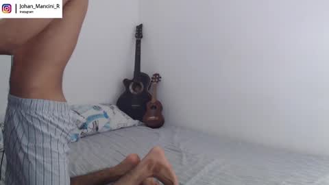 Snapshot of johan_mancini_r chatting on January 16, 2025, 7:52 pm johan_mancini_r online show from January 16, 2025, 7:52 pm