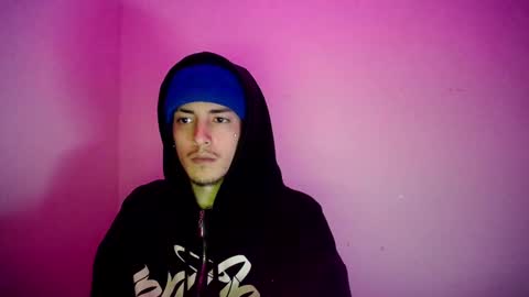 johan_parker222 online show from October 5, 2025, 11:02 pm