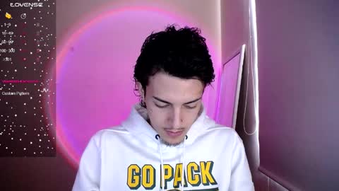 johan_parker222 online show from April 2, 2026, 9:23 pm