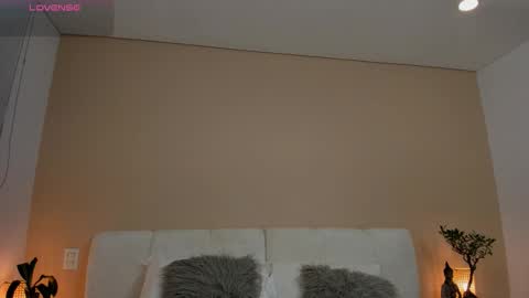 johana fox online show from October 21, 2025, 12:00 am