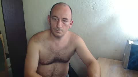 Snapshot of johanbarker chatting on October 8, 2025, 11:19 am Johan online show from October 8, 2025, 11:19 am