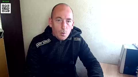 Snapshot of johanbarker chatting on October 21, 2025, 10:27 am Johan online show from October 21, 2025, 10:27 am