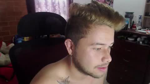 JOHAN independient model online show from October 29, 2025, 2:30 pm