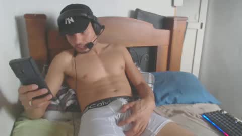 johantorres19 online show from February 6, 2025, 8:56 pm