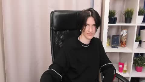 john__strong online show from June 19, 2026, 9:29 pm
