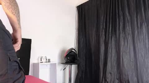 John  online show from October 15, 2025, 11:10 am