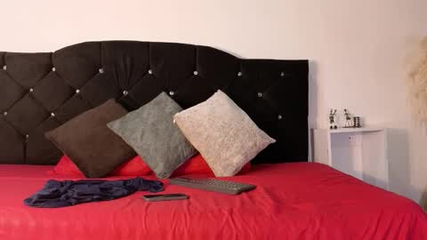 John  online show from November 5, 2025, 10:59 am