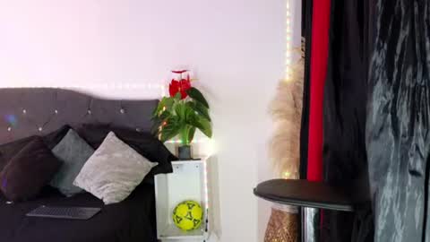 Snapshot of john_and_louis chatting on June 20, 2026, 12:08 pm John online show from June 20, 2026, 12:08 pm