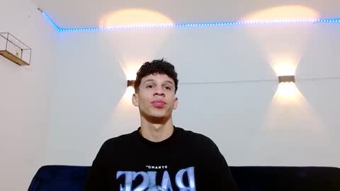 Snapshot of john_ssnow29 chatting on October 18, 2025, 11:11 am john_ssnow29 online show from October 18, 2025, 11:11 am