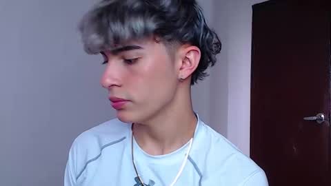 Snapshot of john_vichenso chatting on October 8, 2025, 9:23 pm John Vichenso online show from October 8, 2025, 9:23 pm