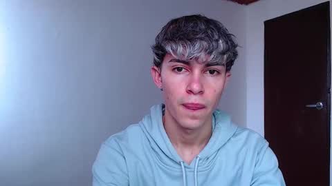 Snapshot of john_vichenso chatting on October 19, 2025, 4:51 pm John Vichenso online show from October 19, 2025, 4:51 pm