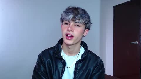 Snapshot of john_vichenso chatting on November 5, 2025, 9:26 pm John Vichenso online show from November 5, 2025, 9:26 pm