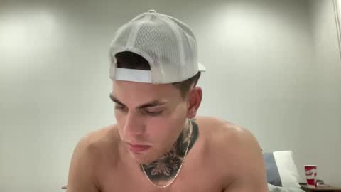 Snapshot of johnafterdark chatting on December 18, 2024, 3:26 am JAXX online show from December 18, 2024, 3:26 am