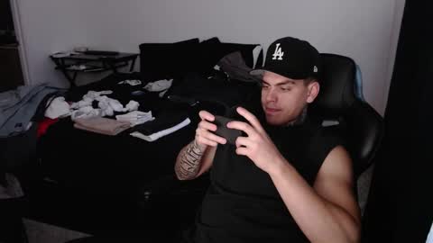 JAXX online show from December 17, 2025, 4:24 pm