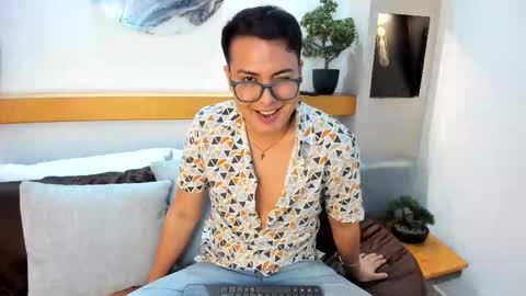 johnbelrose online show from November 18, 2025, 7:18 pm