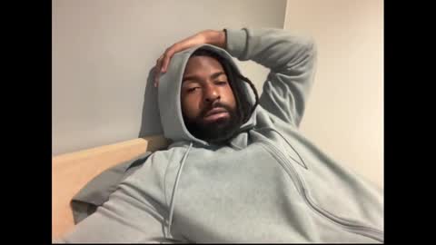 John Gabbana online show from October 26, 2025, 10:43 am