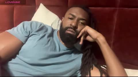 John Gabbana online show from November 4, 2025, 11:09 am