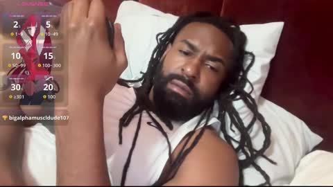 John Gabbana online show from November 4, 2025, 11:48 pm