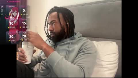 John Gabbana online show from November 10, 2025, 12:04 pm