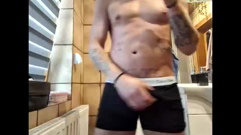 johnlong25cm online show from January 8, 2025, 11:54 am