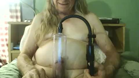 johnnieq1971 online show from May 29, 2026, 1:36 am