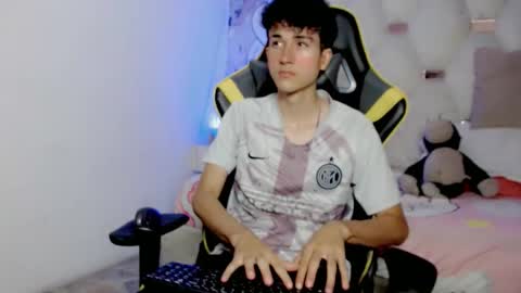 johnny_cagee online show from November 28, 2025, 6:49 am