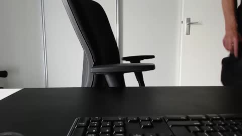 Johnny Walker13 online show from September 27, 2025, 11:26 am